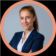 Avec douze ans d'expérience dans le commerce, l'immobilier et l'assurance pour différents publics et différentes écoles.